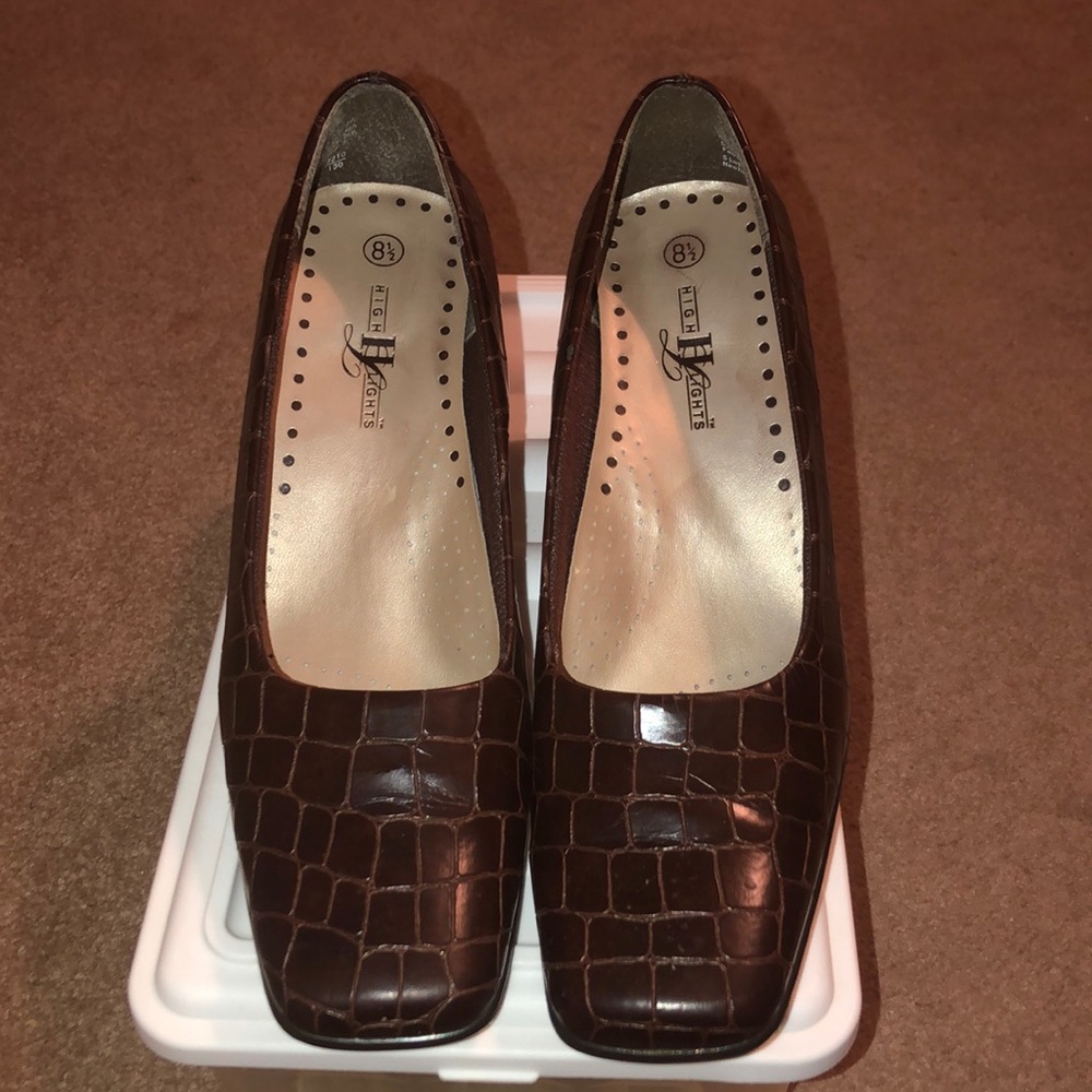 Brown closed toe heels